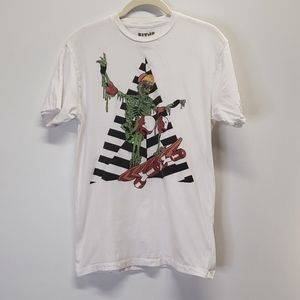 Size M  BITNB  Zombie skateboarding T-shirt   F13